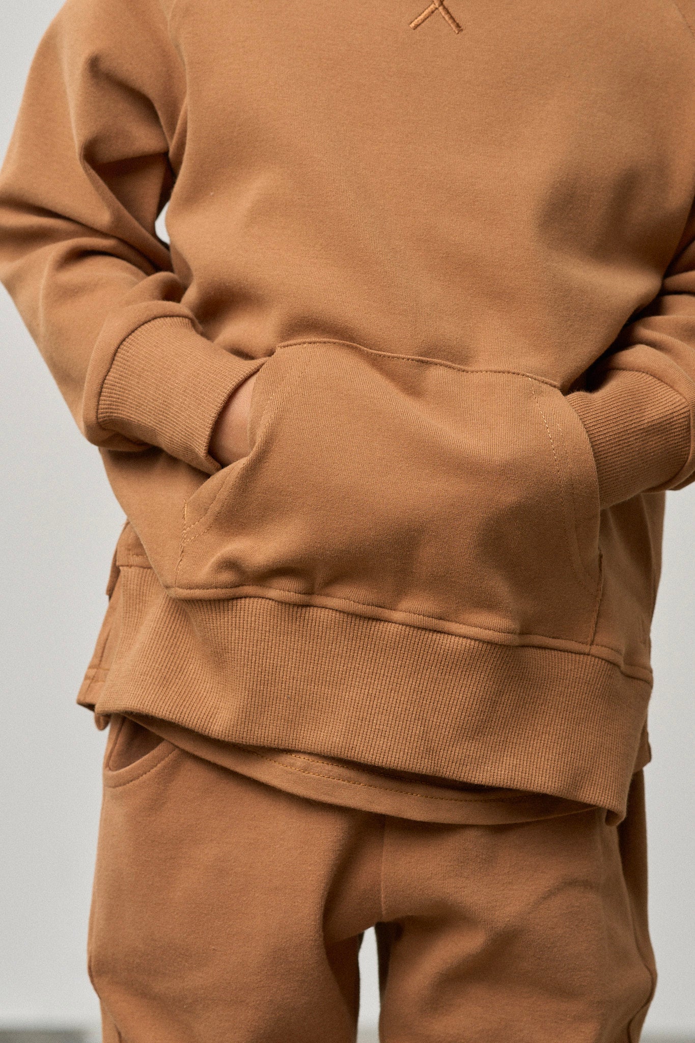 Little Bipsy Pocket Pullover || Chestnut