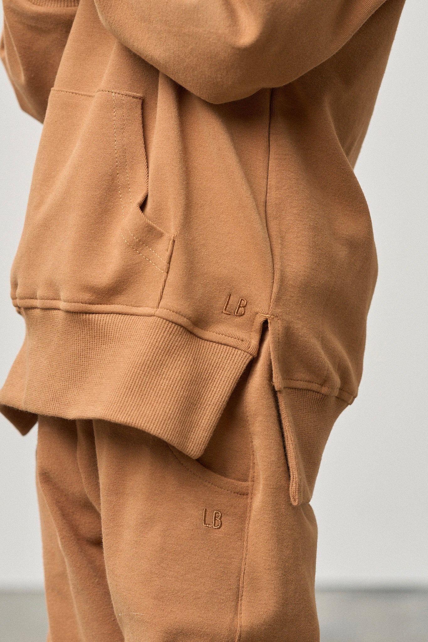 Little Bipsy Pocket Pullover || Chestnut