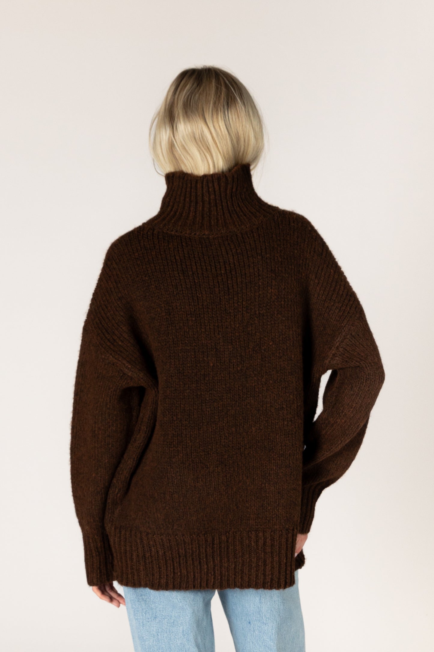 LYLA + LUXE Must Have Mock Sweater || Cocoa