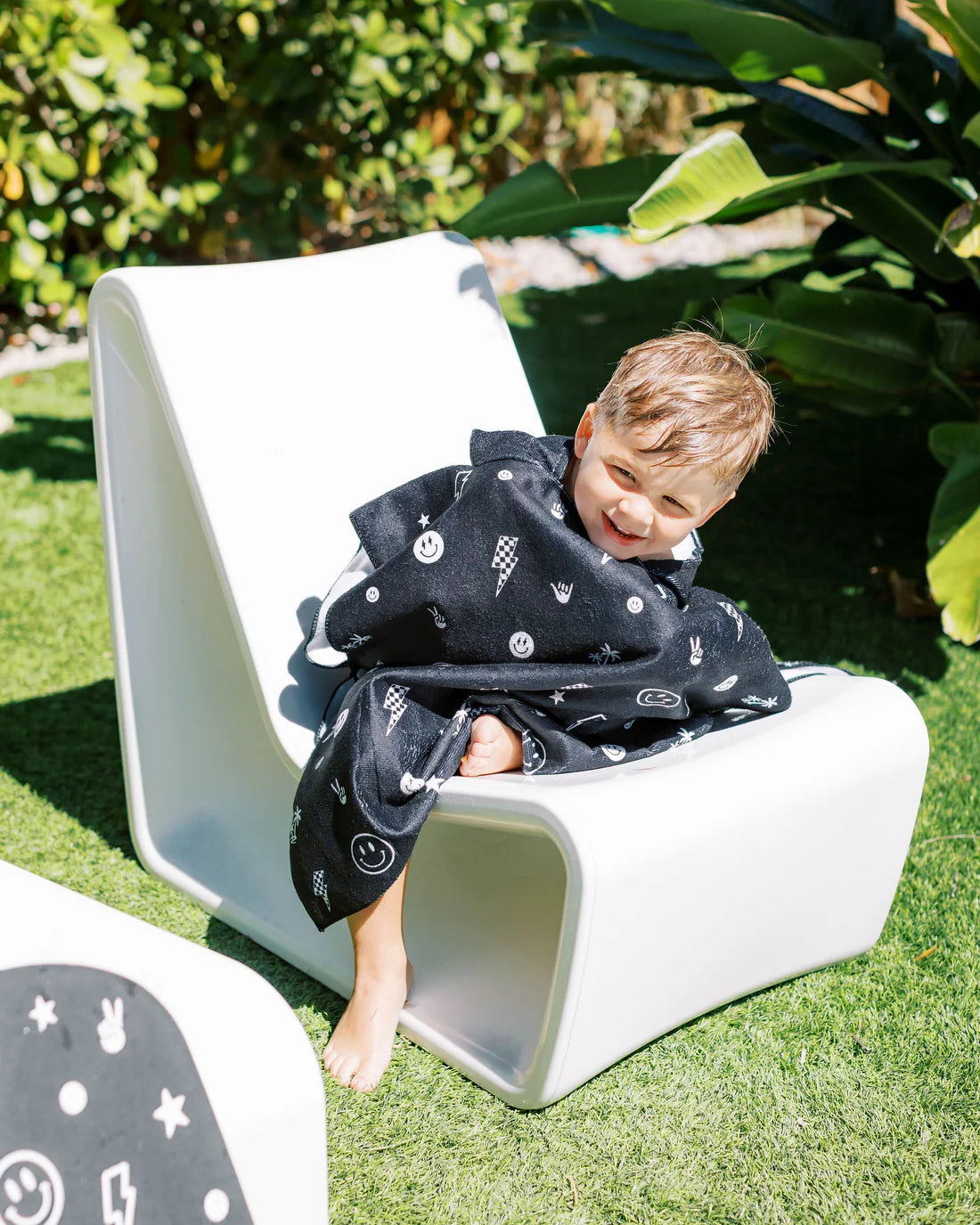 Cherry Pick Kids Hooded Beach Poncho || Monochrome Smiley