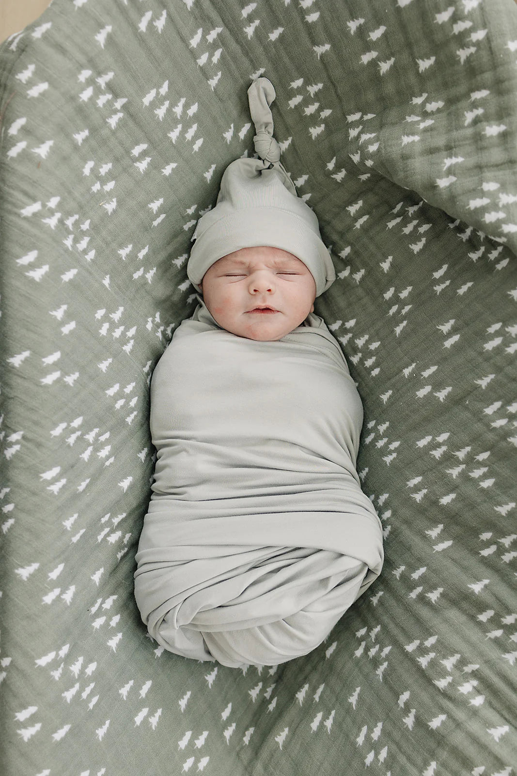 Mebie Baby Bamboo Stretch Swaddle || Sage