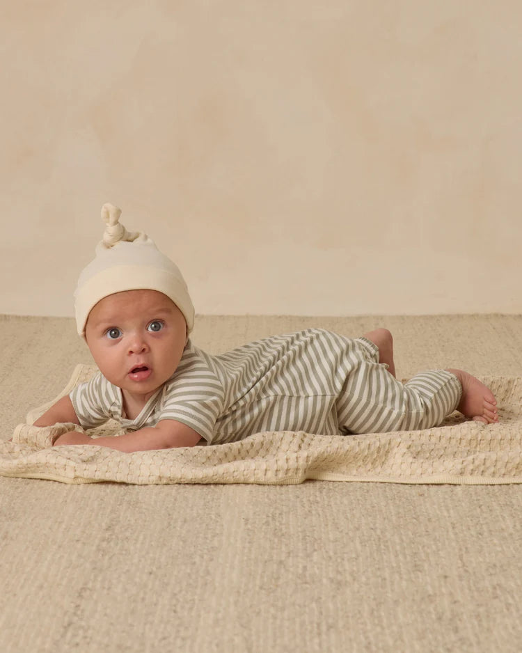 Quincy Mae Knotted Baby Hat || Natural