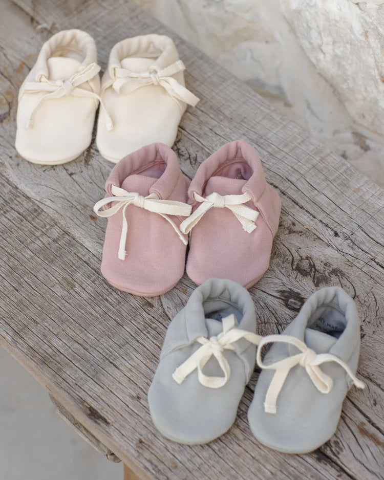 Quincy Mae Baby Booties || Mauve