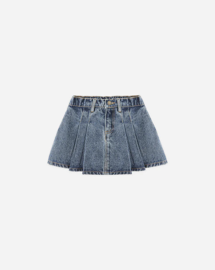 Rylee + Cru Pleated Denim Skirt || Indigo Denim