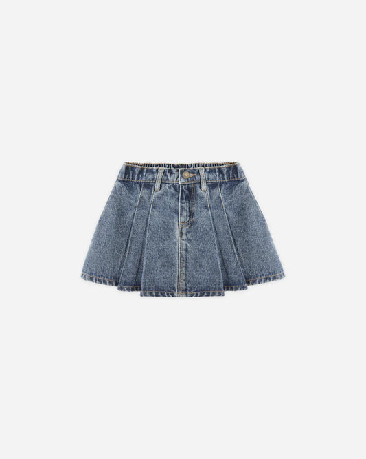 Rylee + Cru Pleated Denim Skirt || Indigo Denim