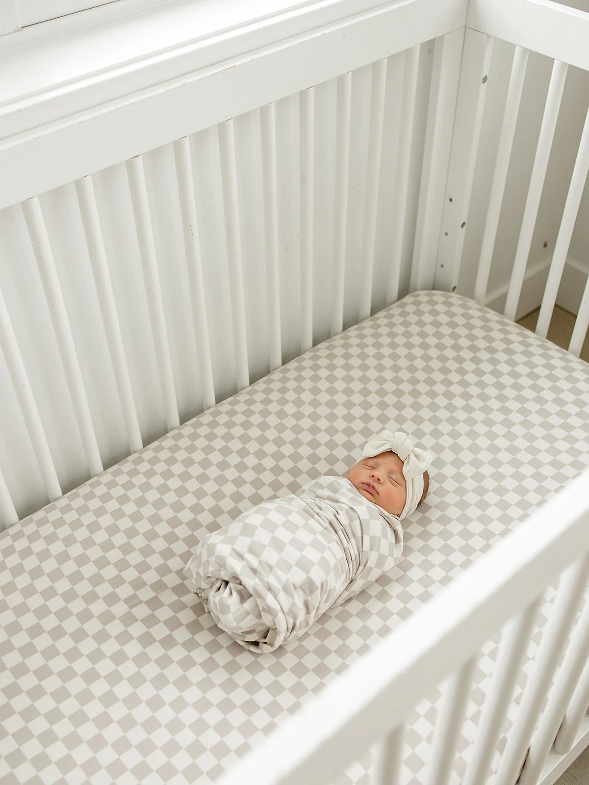 Mebie Baby Bamboo Ribbed Stretch Crib Sheet || Taupe Checkered