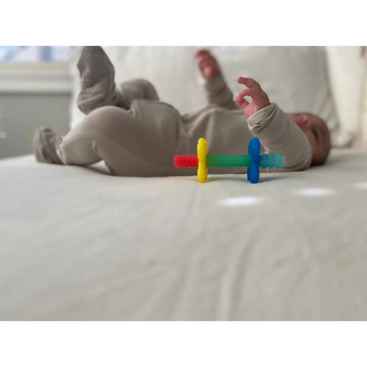 Itzy Ritzy Teensy Tubes || Rainbow