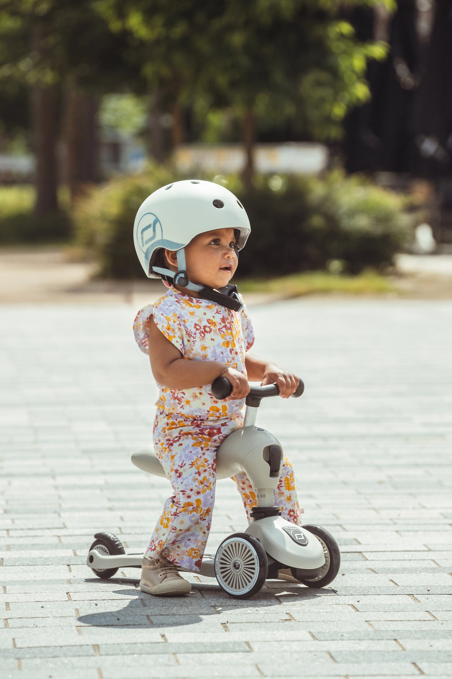 Scoot & Ride Helmet || Ash