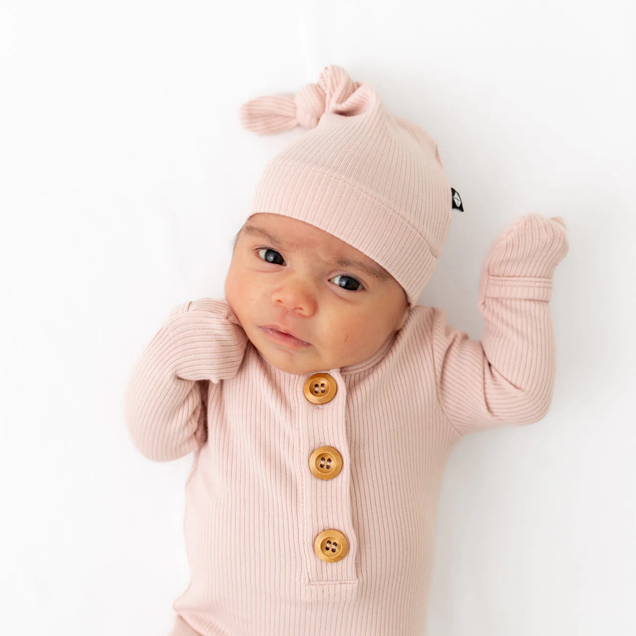 Kyte Baby Ribbed Knotted Gown with Hat Set || Blush