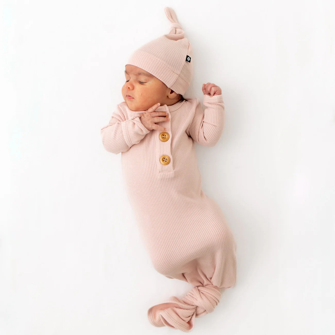 Kyte Baby Ribbed Knotted Gown with Hat Set || Blush