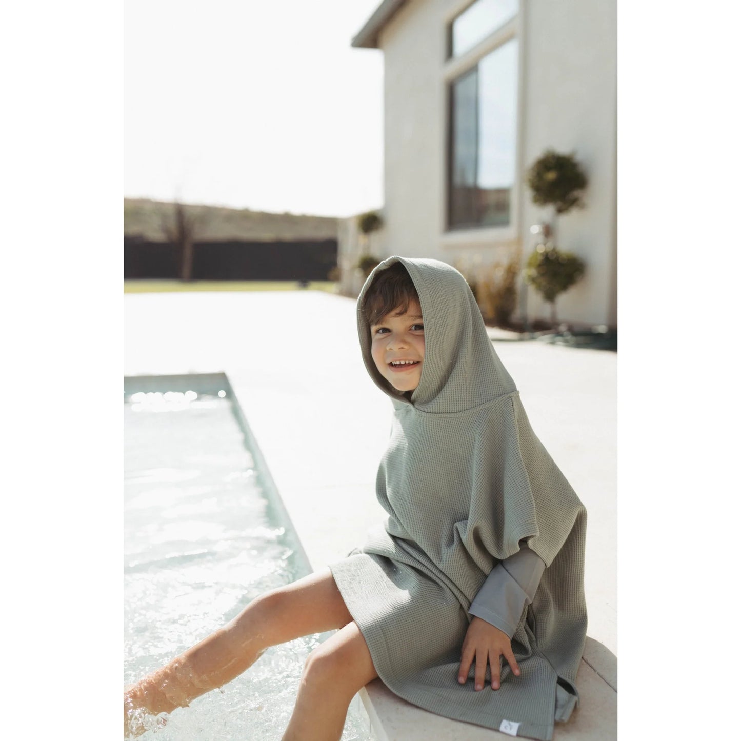 Current Tyed Waffle Beach Poncho || Sage Green