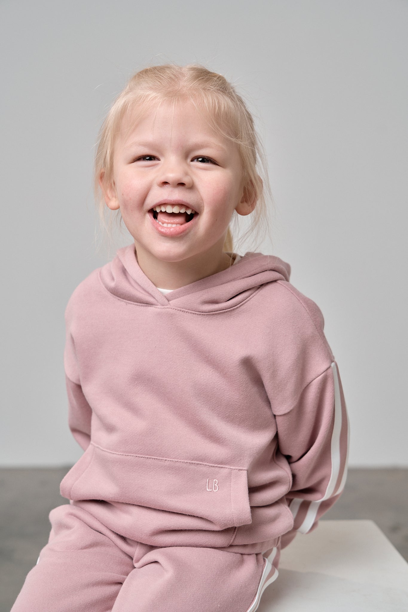 Little Bipsy Side Trim Cropped Hoodie || Rosewood