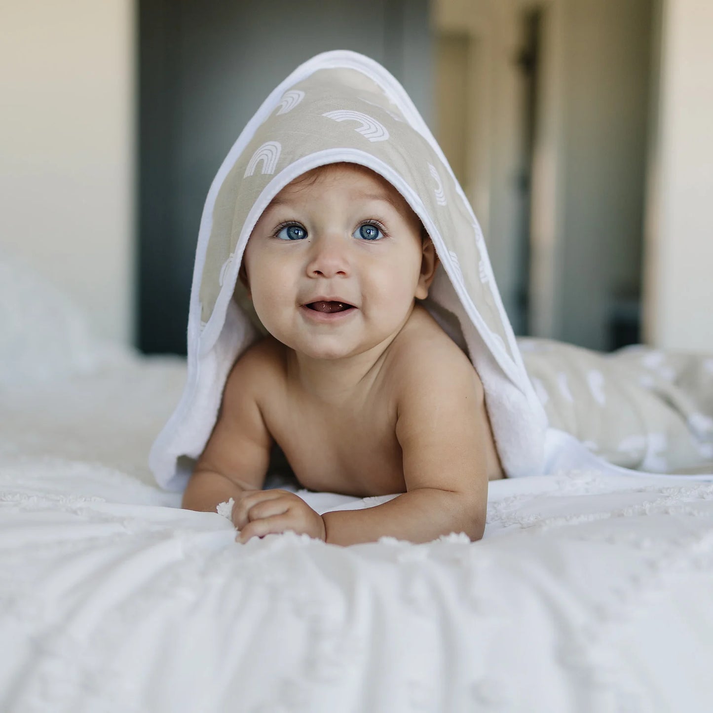 Mebie Baby Muslin Hooded Towel || Sand Rainbow