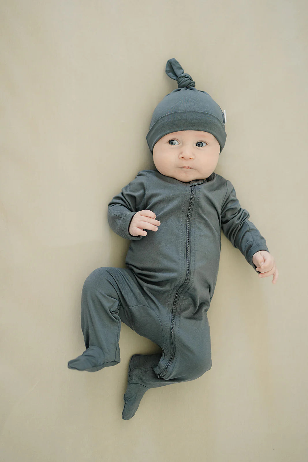 Mebie Baby Bamboo Footed Zipper || Charcoal