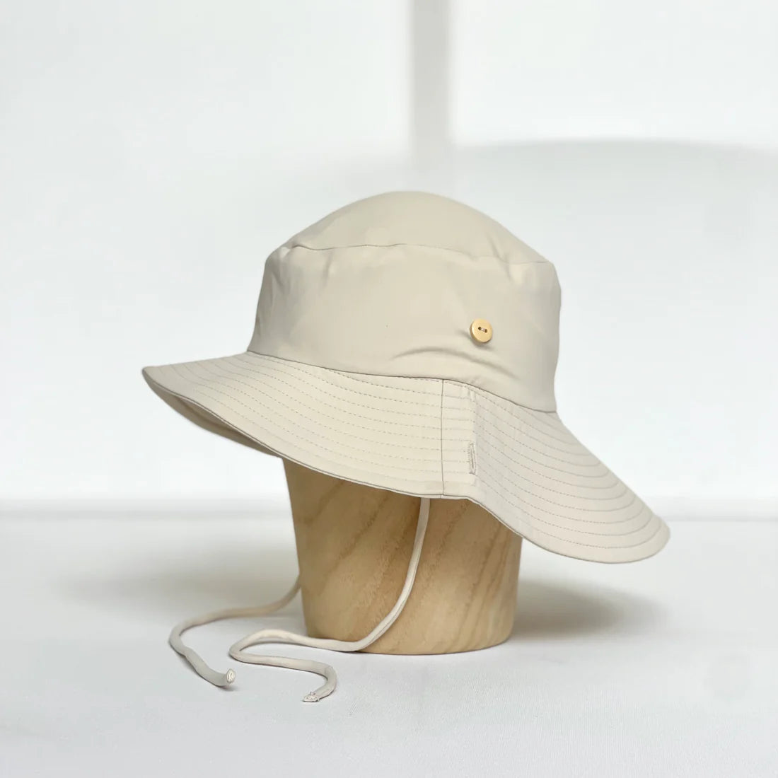 fini. The Label Sailor Swim Hat || Cream