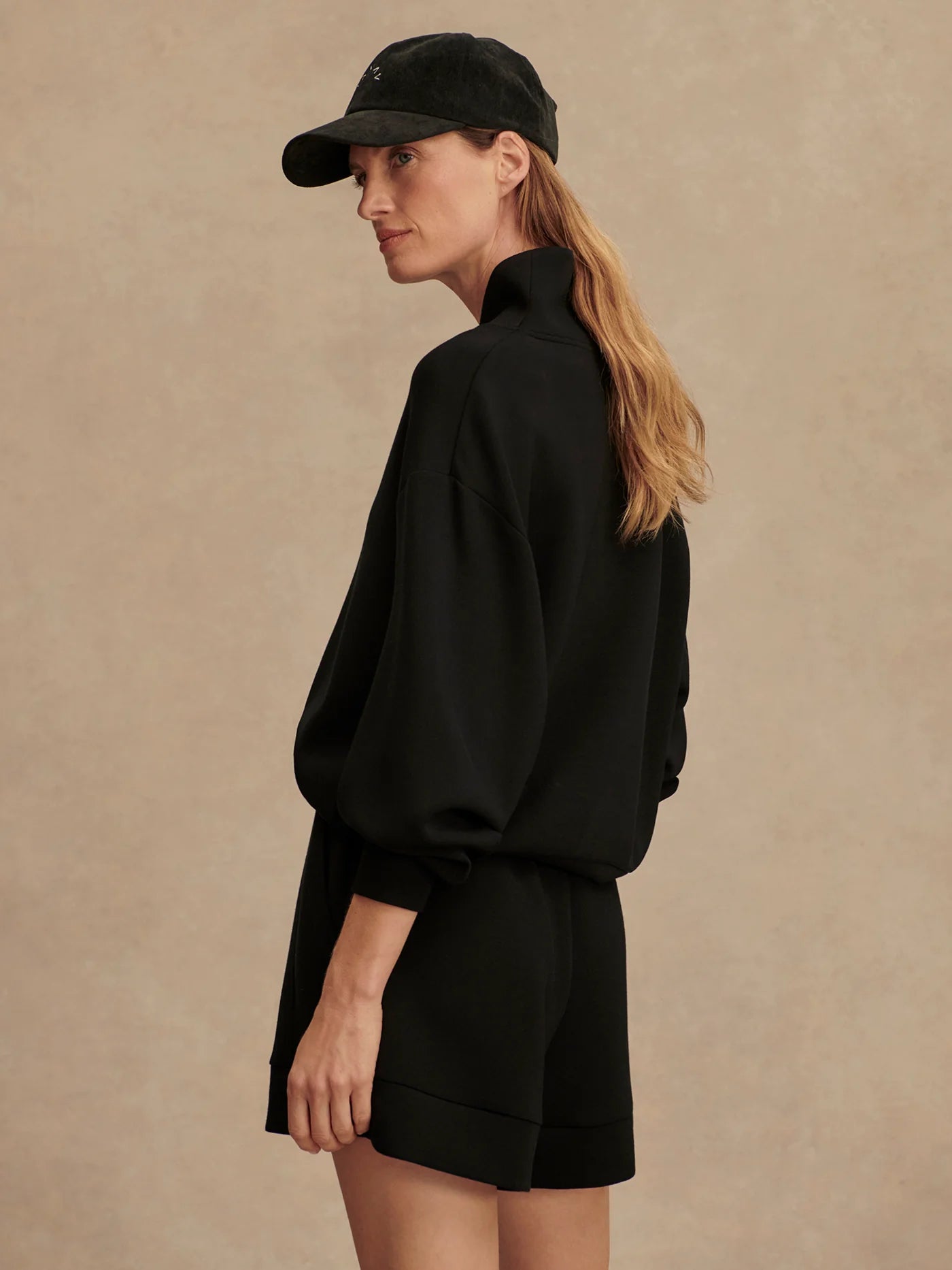 Varley Atrium High Rise Short 4.5" || Black