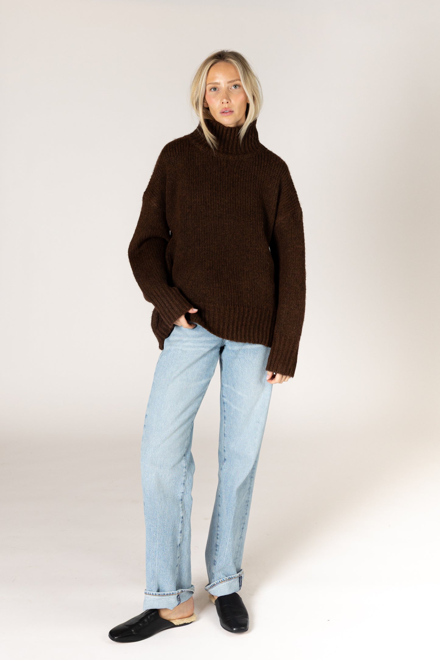 LYLA + LUXE Must Have Mock Sweater || Cocoa