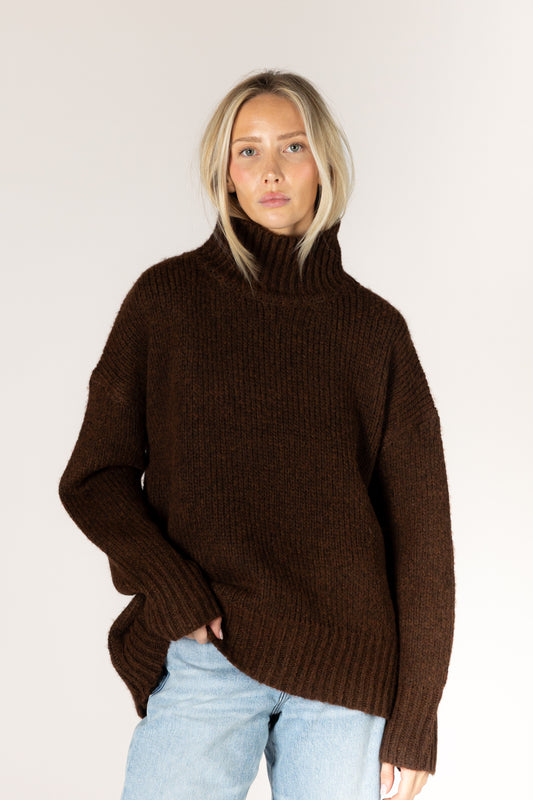 LYLA + LUXE Must Have Mock Sweater || Cocoa