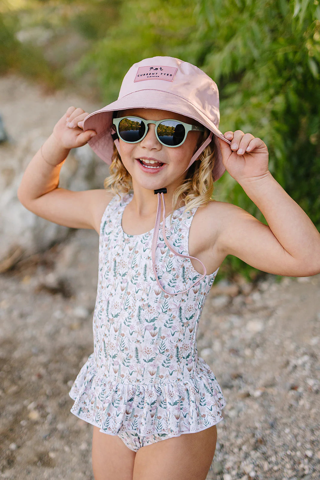 Current Tyed Waterproof Bucket Hat || Blush