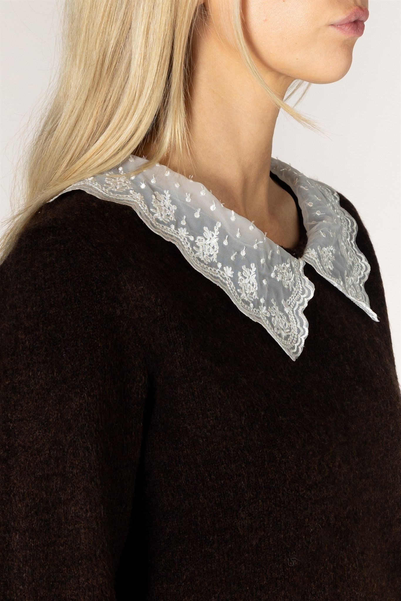 LYLA + LUXE Novelty Lace Collar Sweater || Cholocate