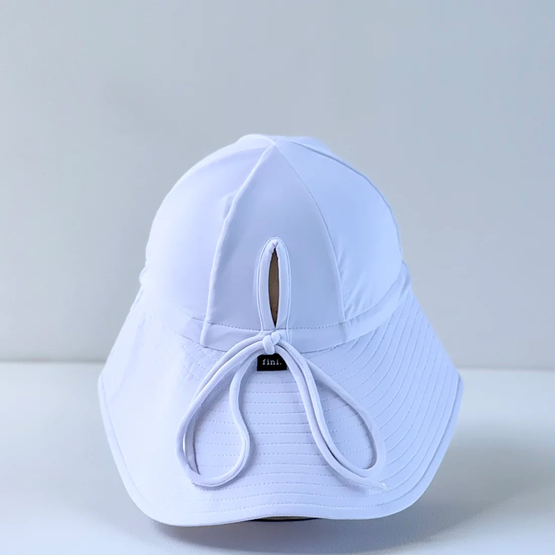fini. The Label Floppy Swim Hat || White