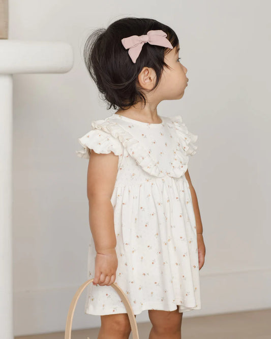 Quincy Mae Sleeveless Ruffle V Dress || Petit Fleur
