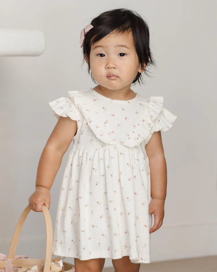 Quincy Mae Sleeveless Ruffle V Dress || Petit Fleur