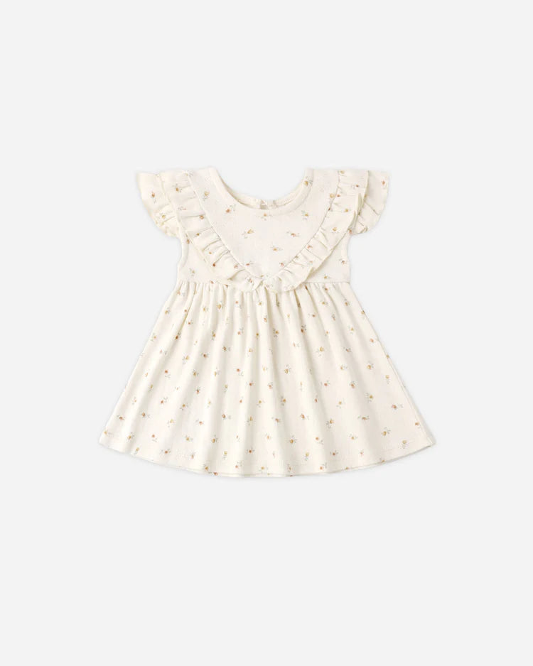 Quincy Mae Sleeveless Ruffle V Dress || Petit Fleur