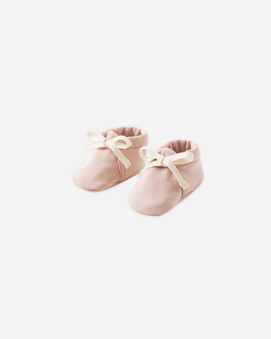 Quincy Mae Baby Booties || Rose