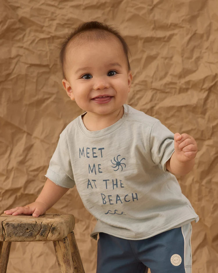 Rylee + Cru Raw Edge Tee || Meet Me At The Beach