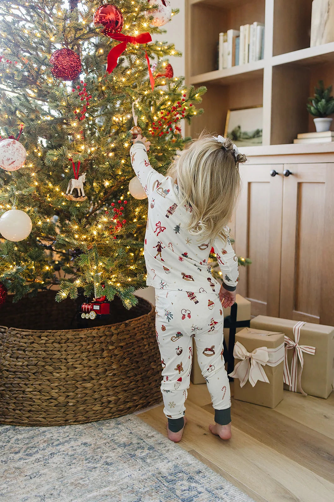 Mebie Baby Ribbed Bamboo Cozy Set || Merry + Bright