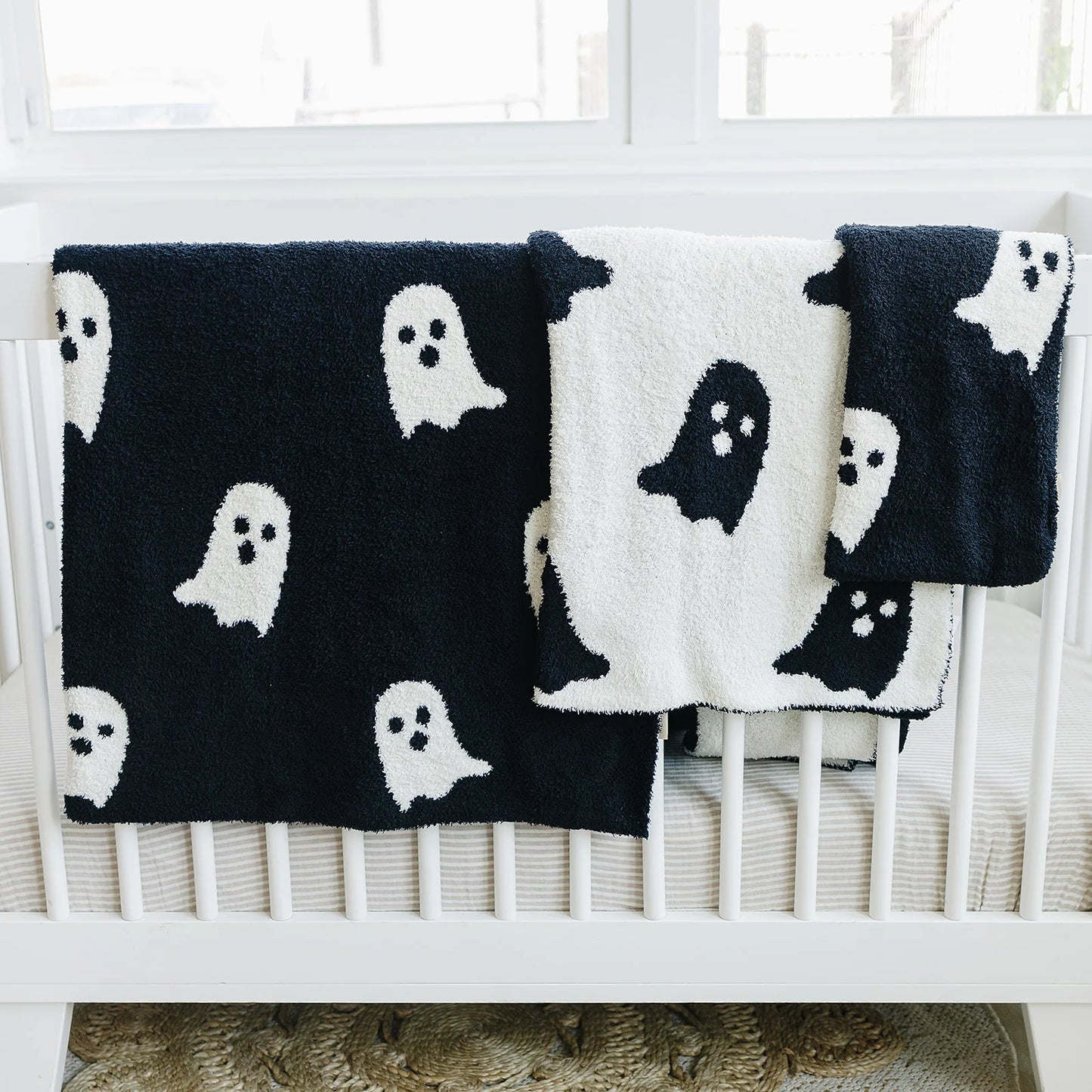 Mebie Baby Plush Baby Blanket || Ghosts