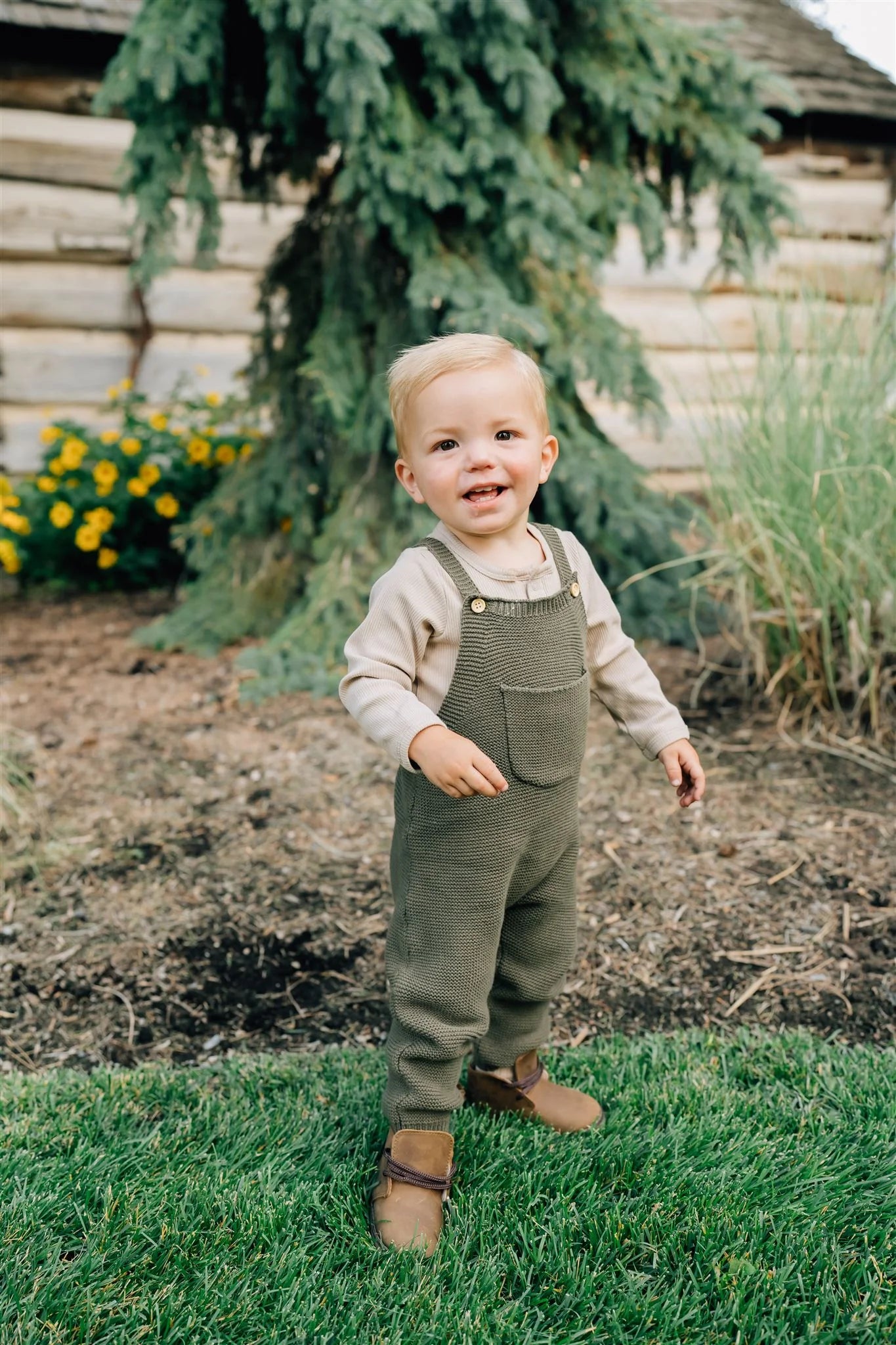 Mebie Baby Knit Overalls || Olive