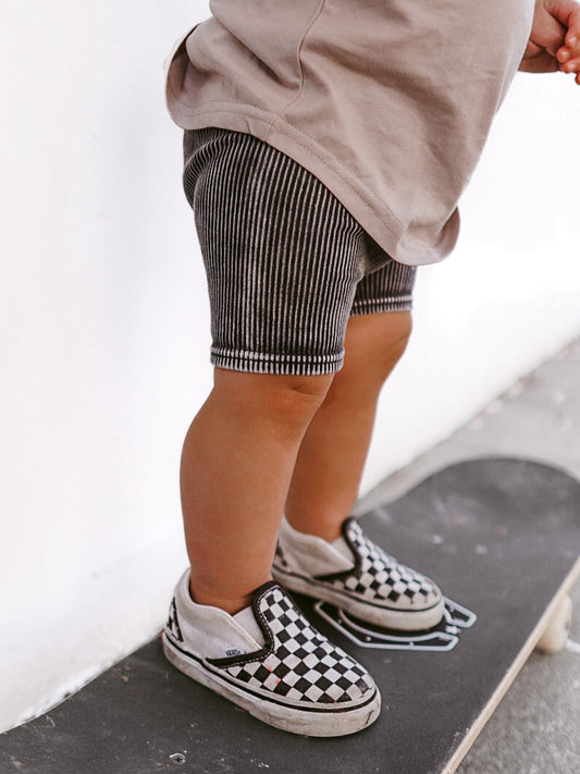 Lenox James Acid Wash Biker Shorts || Charcoal