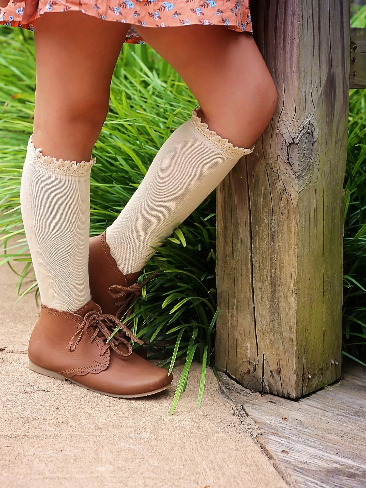 Little Stocking Co. Lace Knee Highs || Vanilla